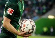 Gdzie obejrzeć mecz Bayern Monachium – Bayer Leverkusen? Transmisja i stream na żywo (01.11.2025) Bundesliga - piłka