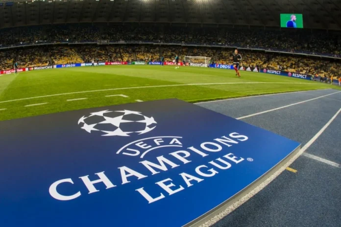 Liga Mistrzów - logo boisko